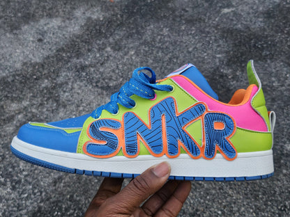 World Tour Sneaker